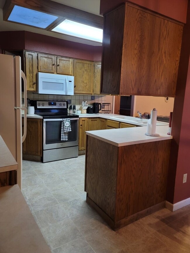 Building Photo - 6117 Shannon Ave