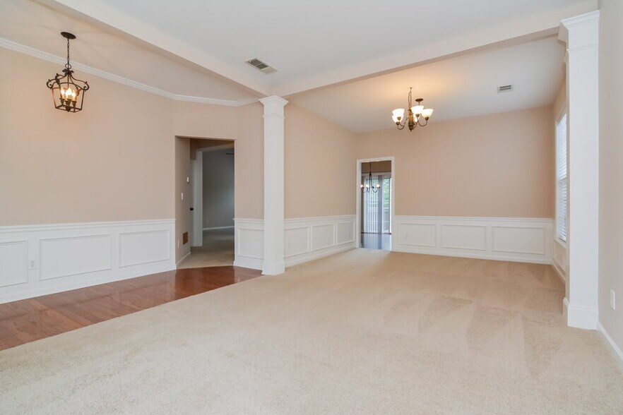 Building Photo - 6300 Whirlaway Dr
