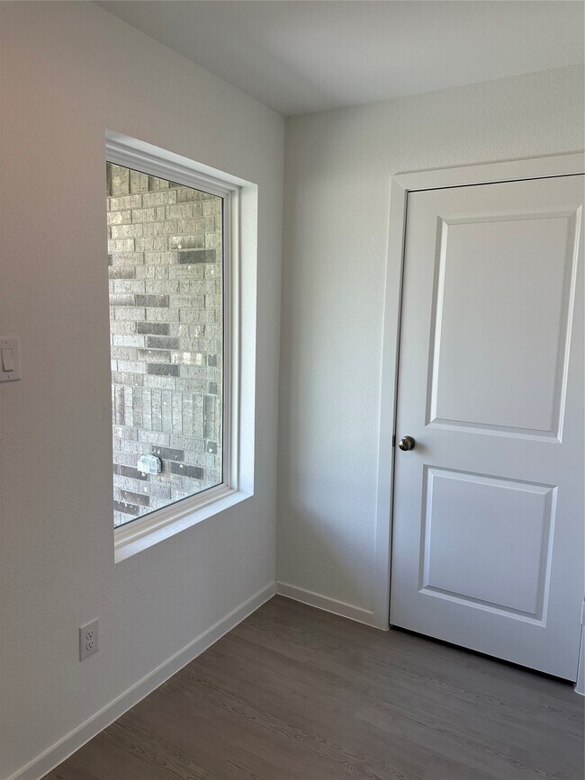 Building Photo - 15131 Willowater Dr