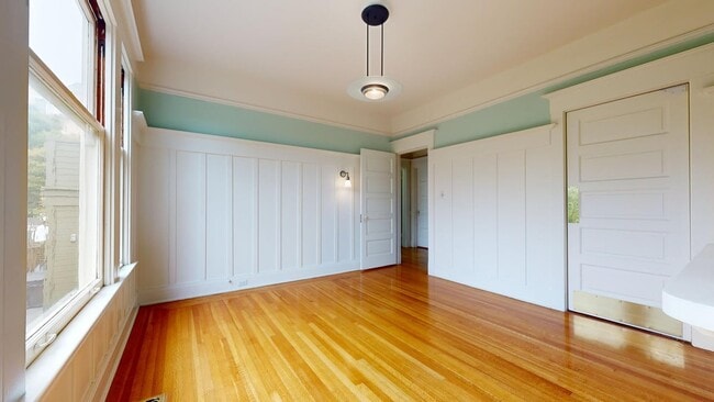 Building Photo - 38 Alma St