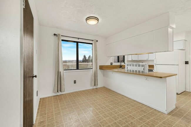 Building Photo - 24 Jaxson Dr