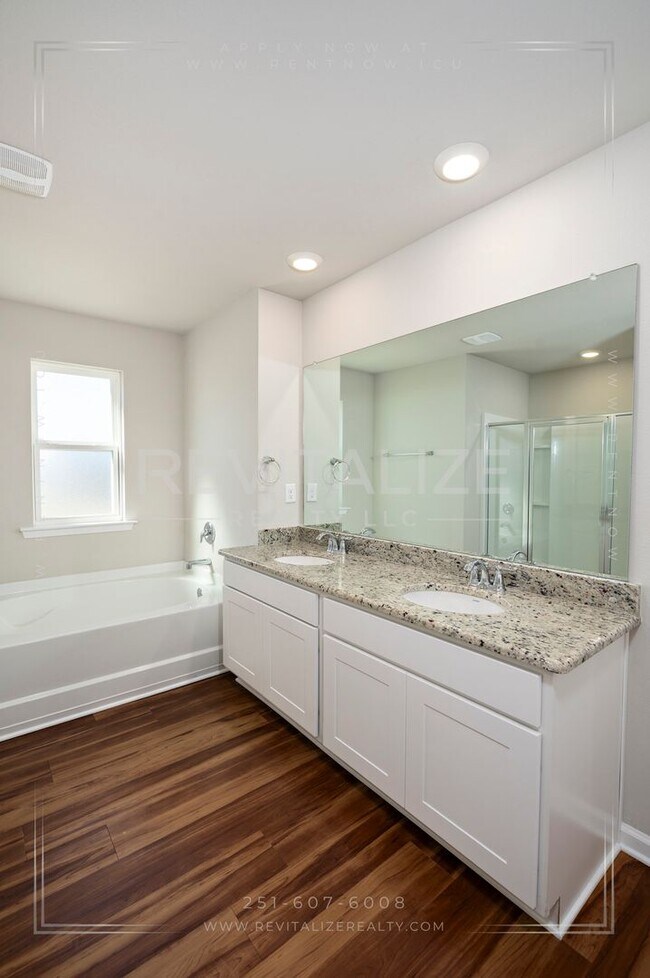 Building Photo - Beautiful 2-Story 5 BD 3 BA House in Spani...