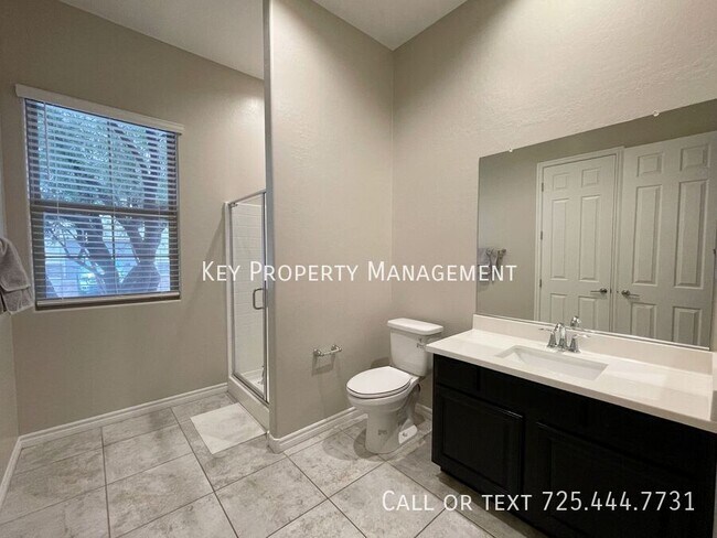 Building Photo - SPACIOUS AND UPGRADED 4 BEDROOM HOME NEAR ...