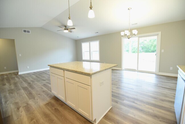 Building Photo - 1750 Meadowlark Ln