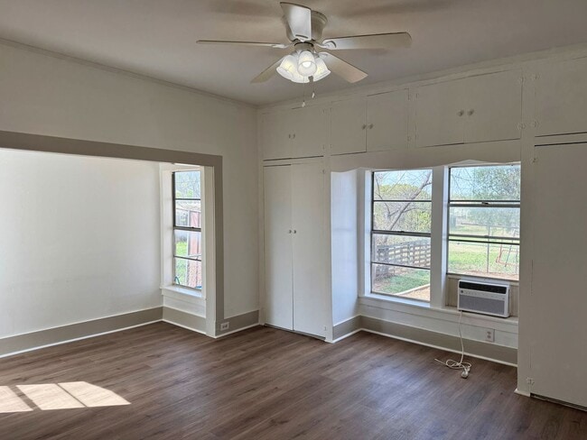 Building Photo - 1810 7th St