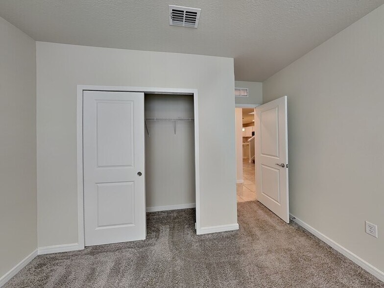 Building Photo - 4079 Feather Tree Dr