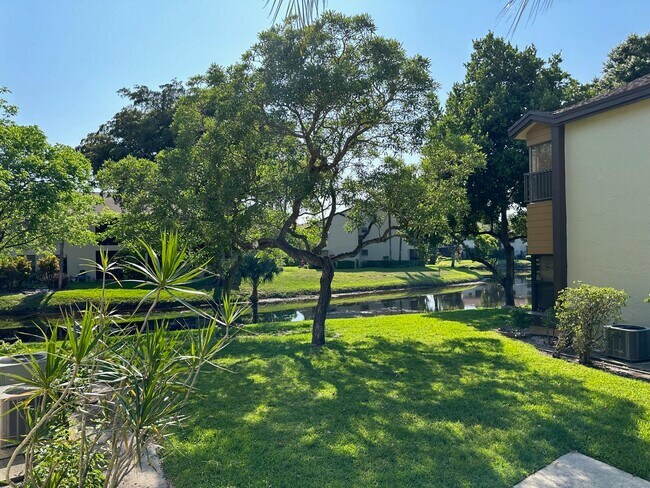 Building Photo - 4509 Carambola Cir S