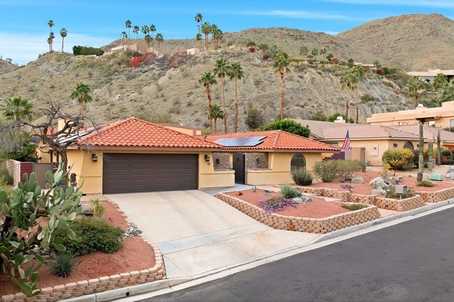 Building Photo - 10 Venus Dr