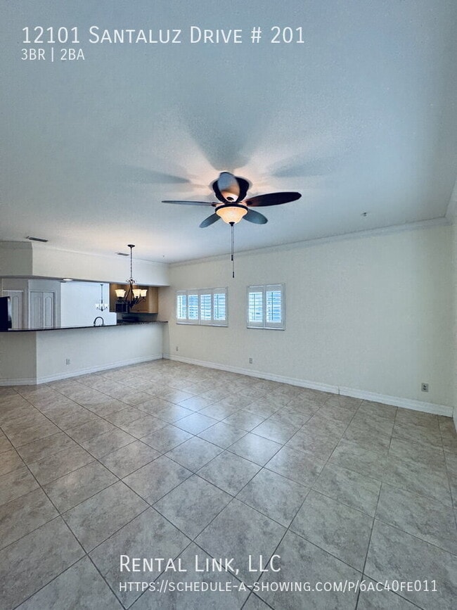 Building Photo - 12101 Santaluz Dr