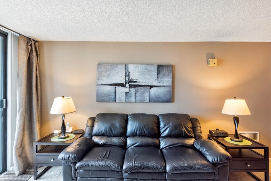 Building Photo - 1405 Curtis Street