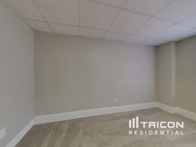 Building Photo - 880 Freemanwood Ln