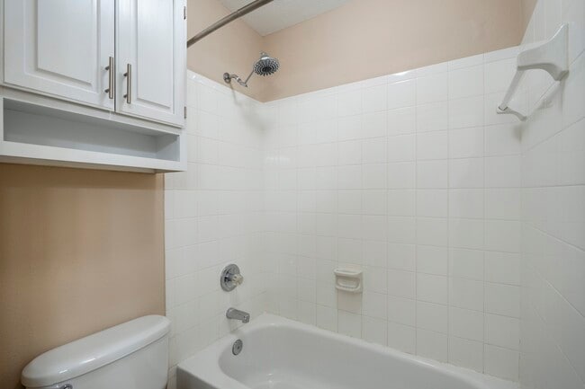 Building Photo - 9631 Bavaria Dr