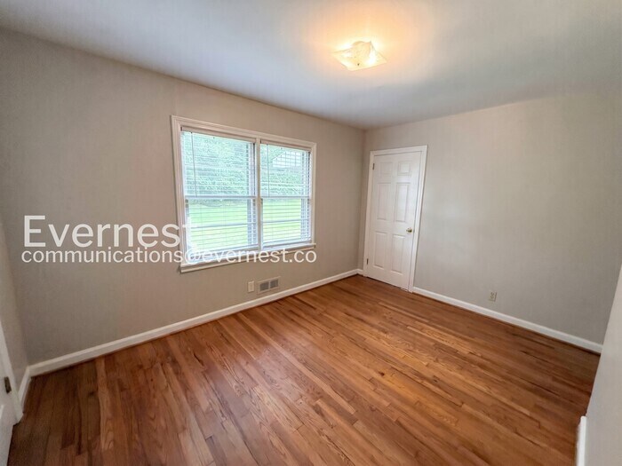 Building Photo - 106 Acton Ave