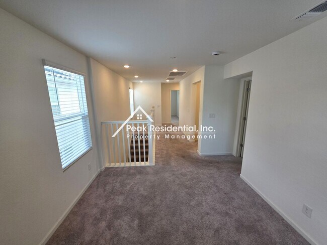 Building Photo - Only 2 years new. 3-bedrooms in Elk Grove