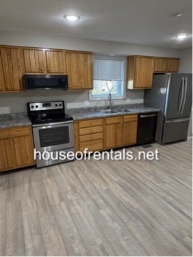 Building Photo - 1220 N 14th St