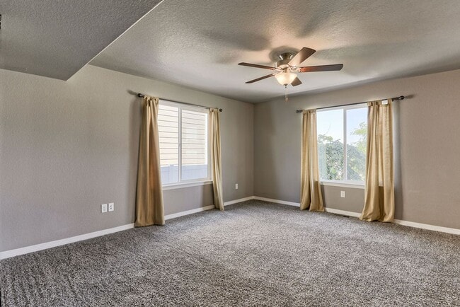Building Photo - 1748 Ruddlesway Dr