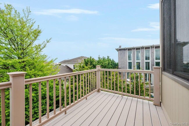 Building Photo - 40 Cayuga Ave