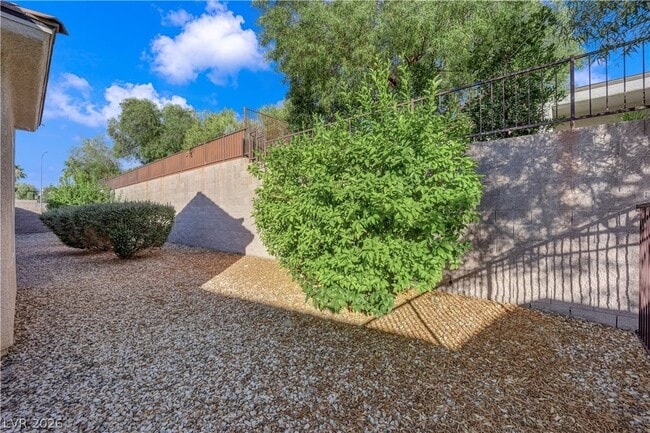 Building Photo - 2184 Waterton Rivers Dr