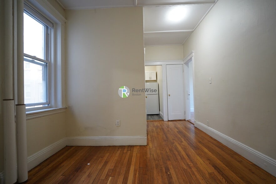 Building Photo - 1185 Boylston St