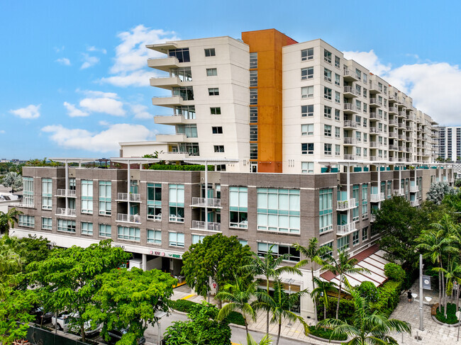3250 NE 1st Ave Miami, FL 33137 - Midblock
