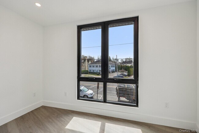 Building Photo - 325 Manville Rd