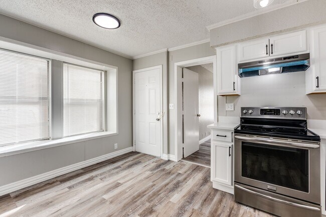 Building Photo - 228-232 Alexandria St Duplex