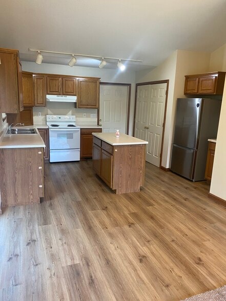Building Photo - 2928 E Buckskin Dr