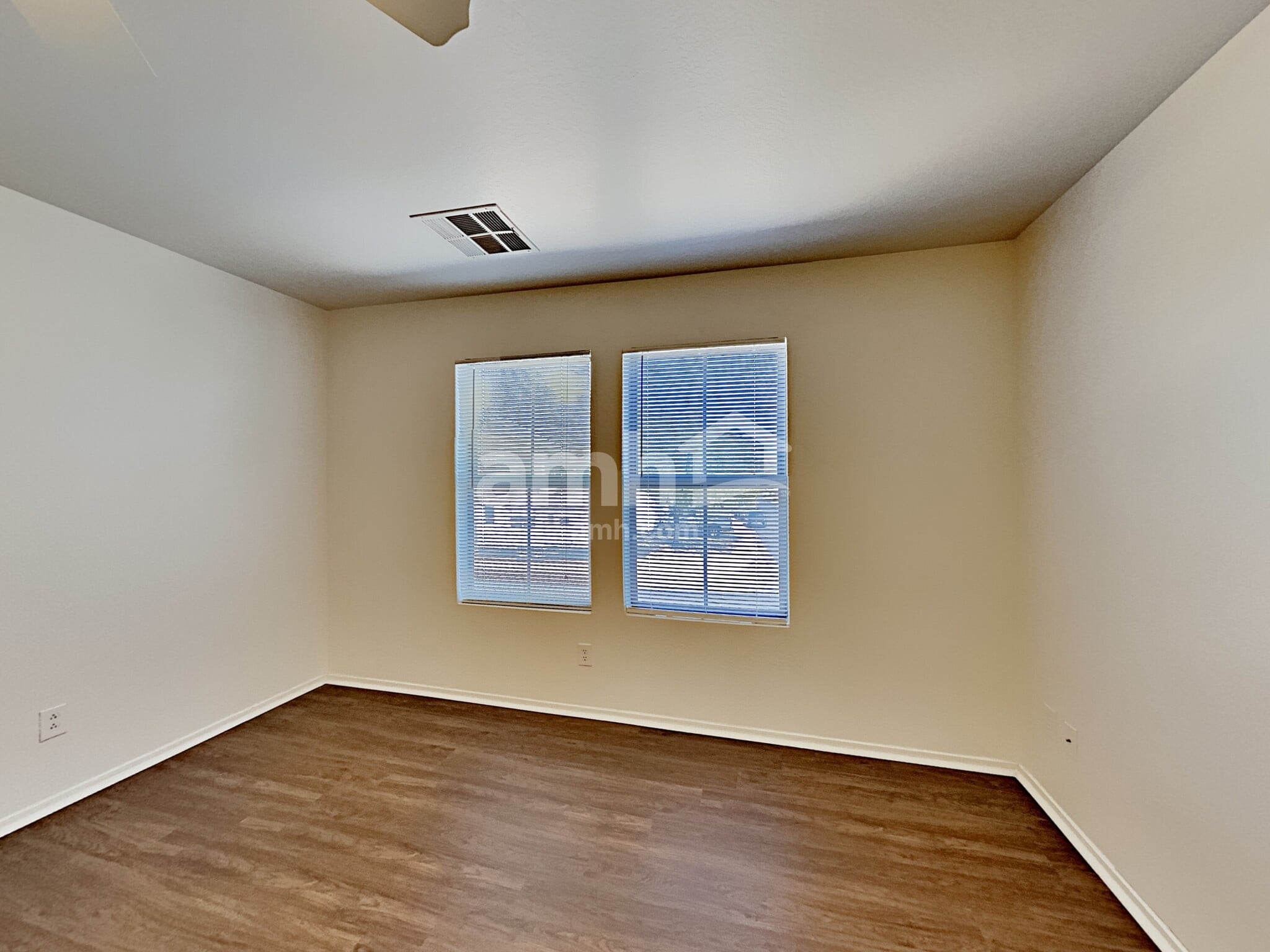 Building Photo - 34720 N Happy Jack Dr