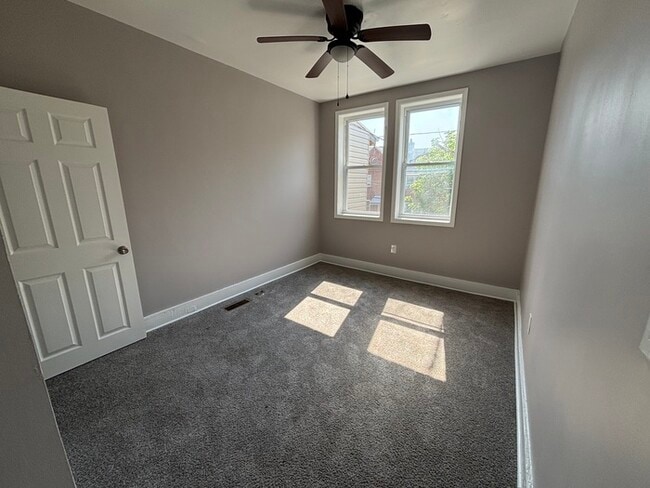 Building Photo - 4 Bedrooms
