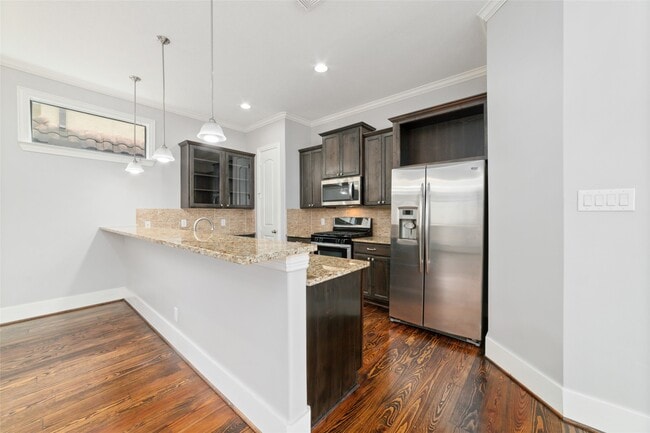 Building Photo - 1506 W 23rd St