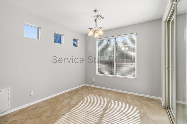 Building Photo - 14479 W Desert Flower Dr