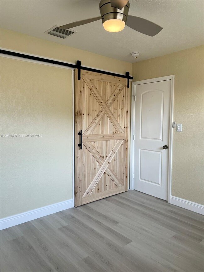 Building Photo - 369 Phippen Waiters Rd