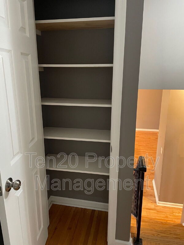 Building Photo - 3211 Maricopa Dr