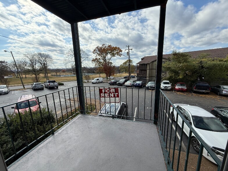 Building Photo - 555 N Dupont Ave