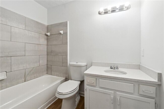 Building Photo - 476 Brookfield Way