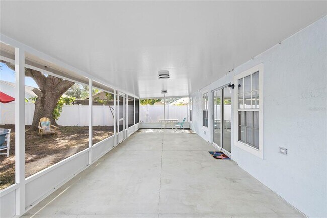 Building Photo - 707 Brightview Dr