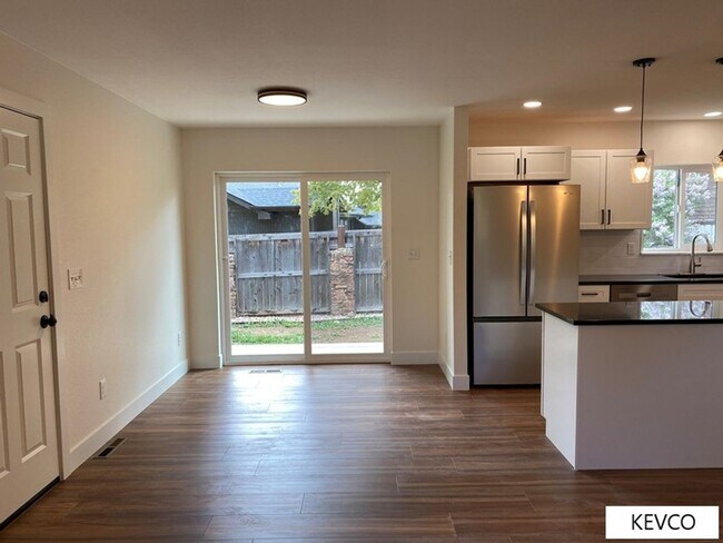 Building Photo - Tastefully Renovated Home!