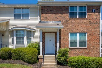 Building Photo - 221 Timberway Dr