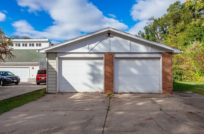 Building Photo - 1020 Williams St