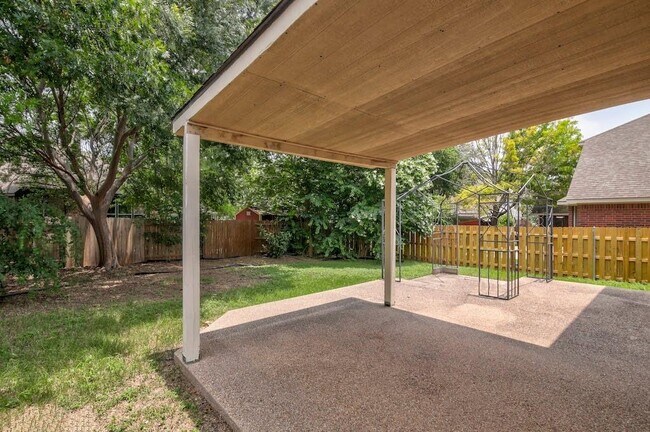 Building Photo - 1612 Sunterro Dr