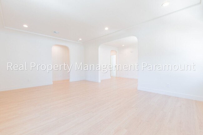 Building Photo - Beautiful Newly Renovated 3-Bedroom Home in a Prime Location