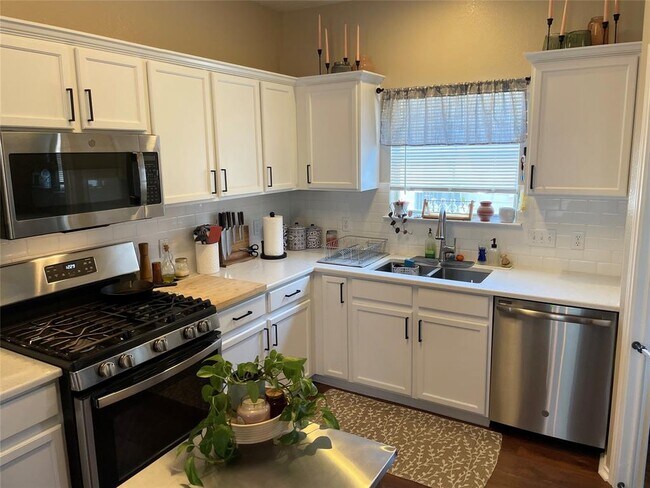 Building Photo - 813 Bull Creek Pkwy