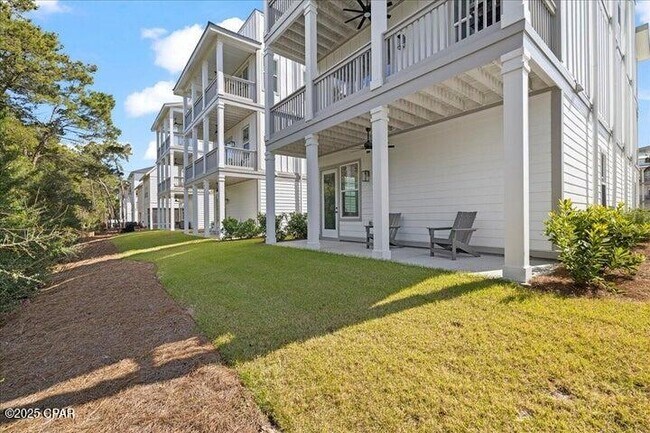 Building Photo - 15 E Queen Palm Dr