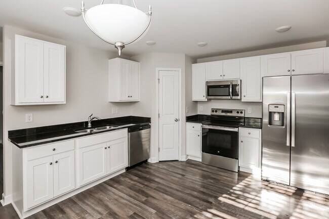 Building Photo - 28 Meadowview Ave SW