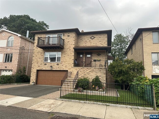 Primary Photo - 29 Marion Ave