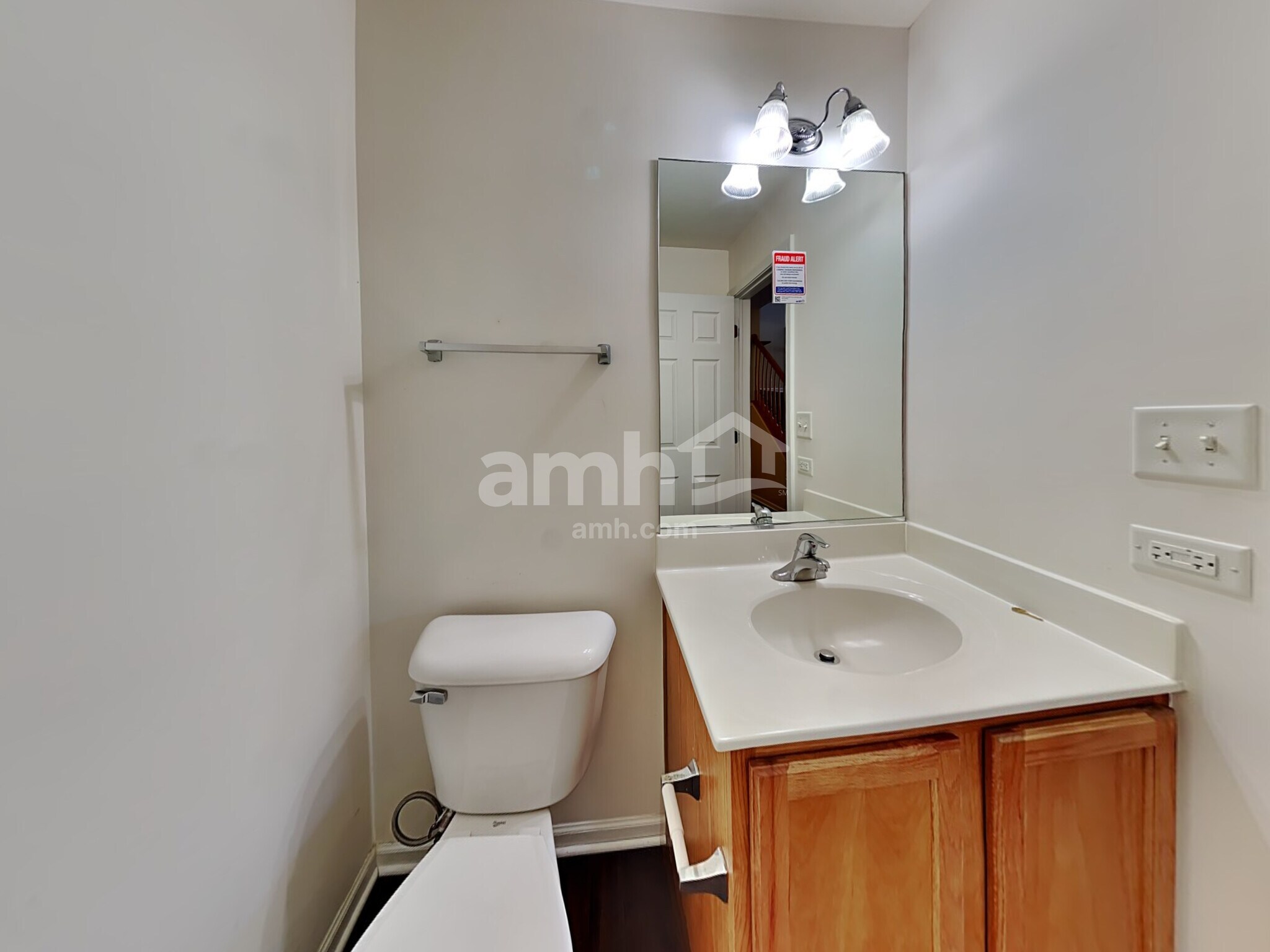 Building Photo - 1350 W Crane View Ct