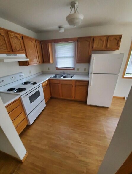 Kitchen - 3511 29th Ct S