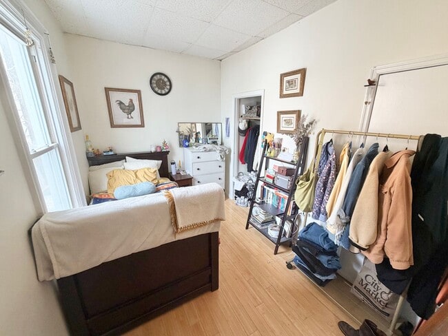 Building Photo - 81-83 Monroe Street