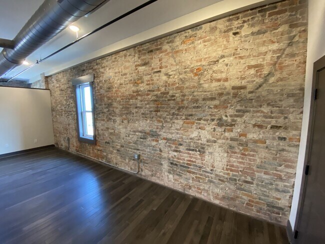Building Photo - 227 Broadway St