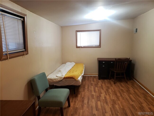 Building Photo - 91 Springville Ave